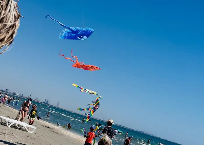 By Mamaia Nord Apartman *