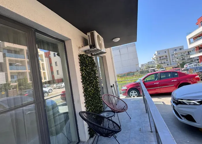 By Mamaia Nord * Năvodari