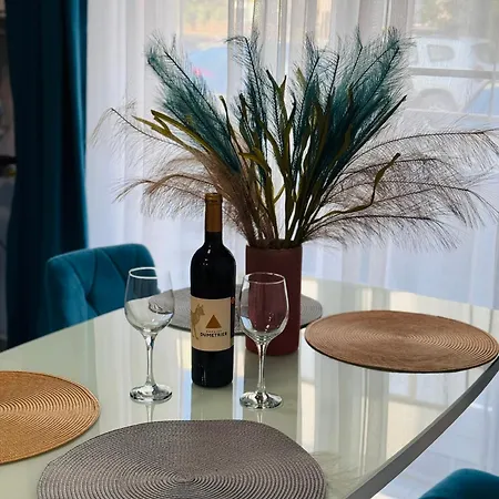 By Mamaia Nord Apartament