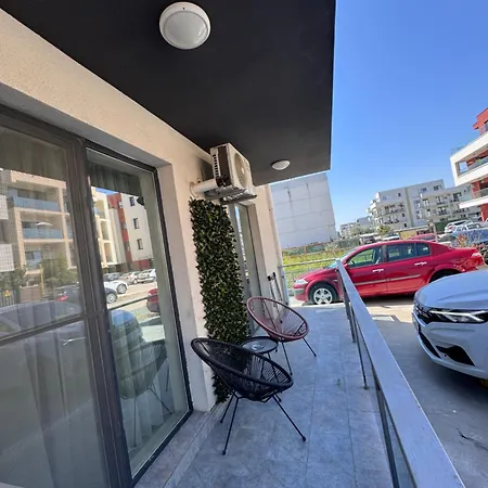 By Mamaia Nord * Năvodari